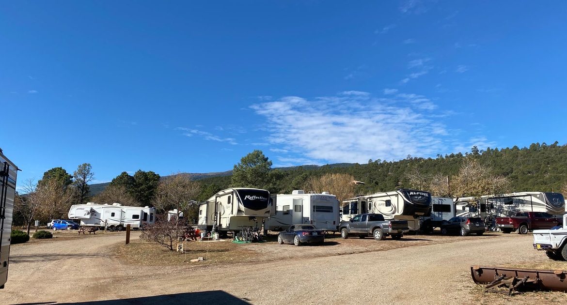 RV's at turquoise trails campground